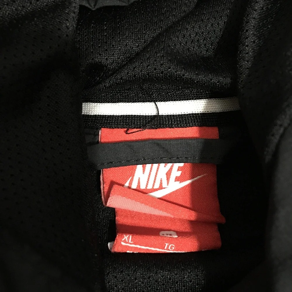 Nike Windbreaker Jacket Youth XL Black Full Zip Hooded Mesh Lined